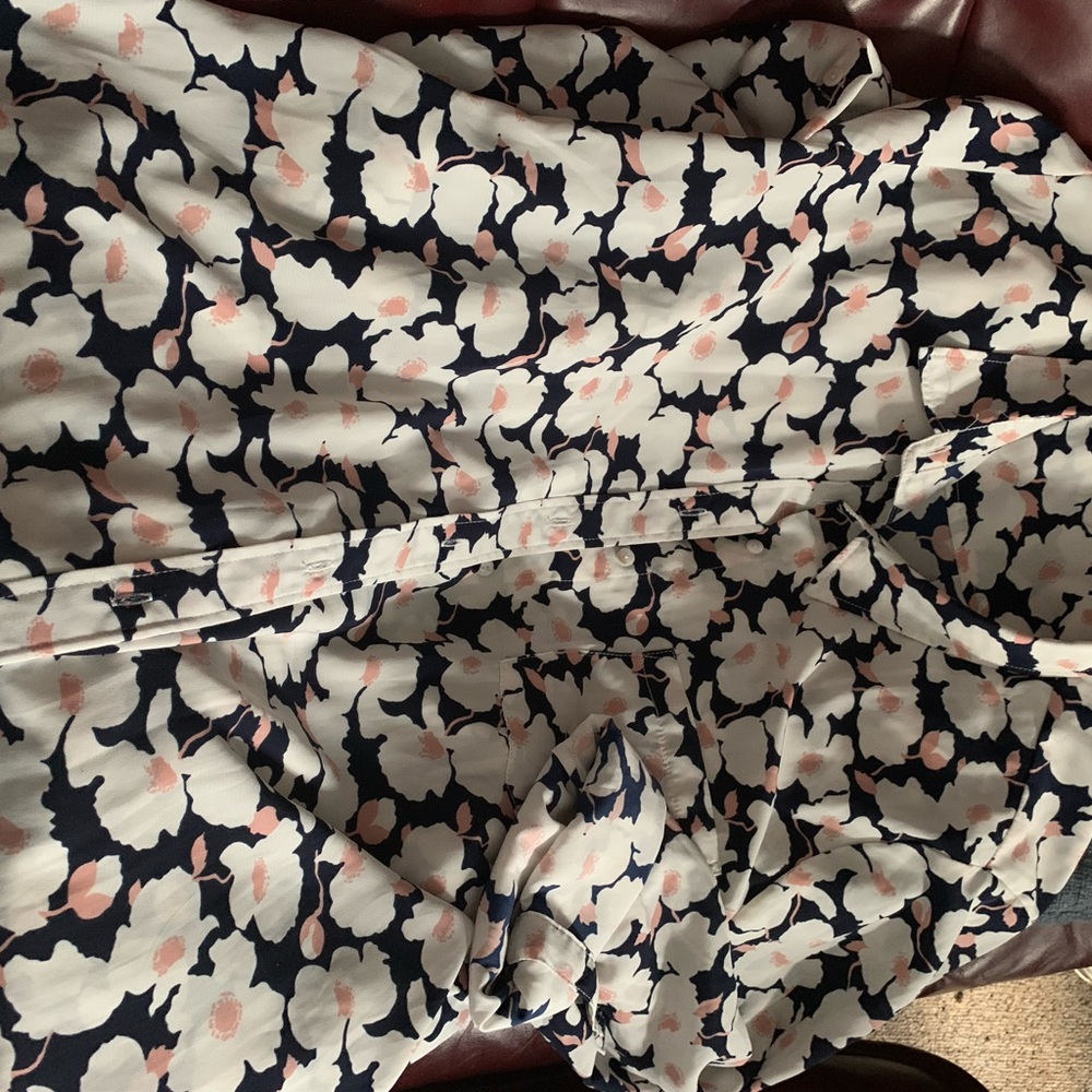 Collared button down blouse - Picture 3 of 3